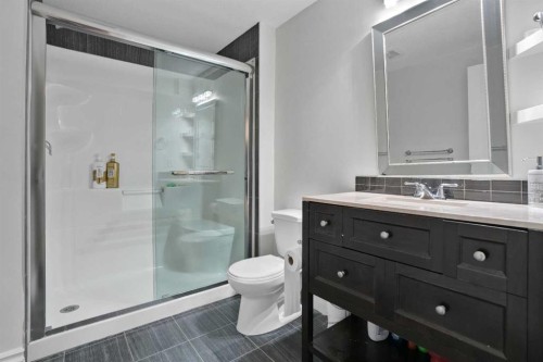 45 Sherwood View Nw, Calgary, AB - Indoor Photo Showing Bathroom