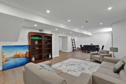 45 Sherwood View Nw, Calgary, AB - Indoor Photo Showing Living Room