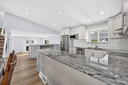 55 Whitehaven Crescent Ne, Calgary, AB - Indoor Photo Showing Kitchen With Upgraded Kitchen