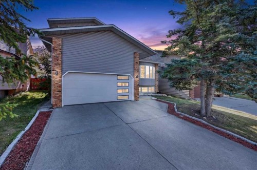 55 Whitehaven Crescent Ne, Calgary, AB - Outdoor