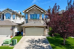 182 Cranfield Manor SE Calgary, AB T3M 1K7