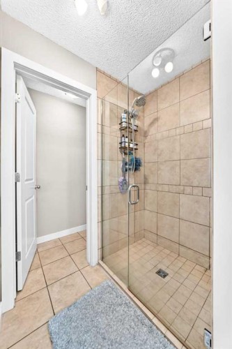 182 Cranfield Manor Se, Calgary, AB - Indoor Photo Showing Bathroom