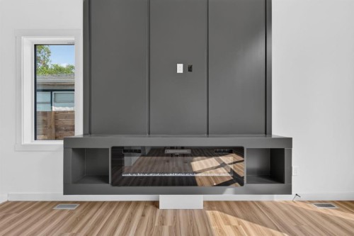 2018 12 Avenue Sw, Calgary, AB - Indoor Photo Showing Other Room