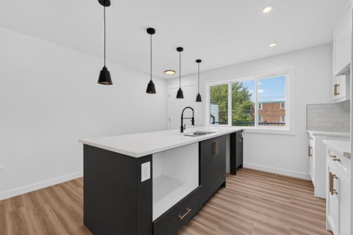 2018 12 Avenue Sw, Calgary, AB - Indoor Photo Showing Kitchen With Upgraded Kitchen