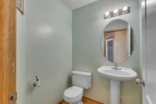 185 West Lakeview Drive, Chestermere, AB - Indoor Photo Showing Bathroom