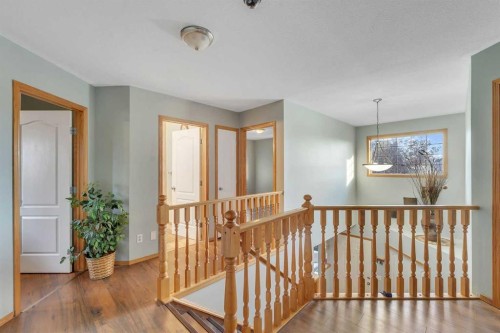 185 West Lakeview Drive, Chestermere, AB - Indoor Photo Showing Other Room