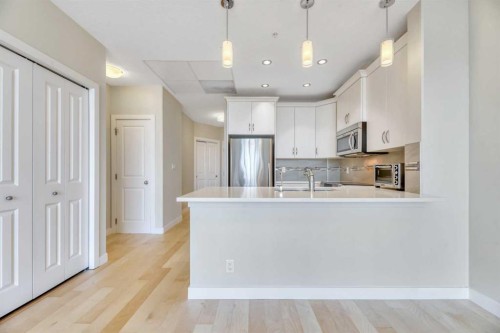 1103-16 Varsity Estates Circle Nw, Calgary, AB - Indoor Photo Showing Kitchen