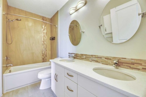 1103-16 Varsity Estates Circle Nw, Calgary, AB - Indoor Photo Showing Bathroom