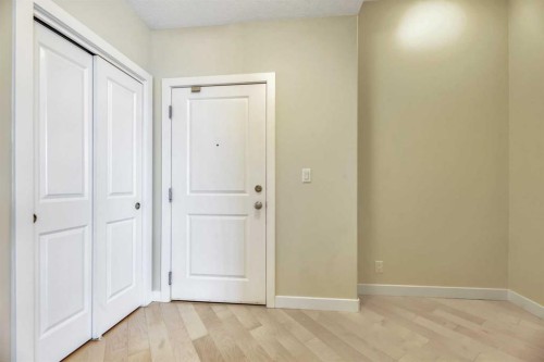 1103-16 Varsity Estates Circle Nw, Calgary, AB - Indoor Photo Showing Other Room