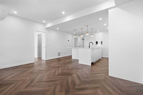 215-8445 Broadcast Avenue Sw, Calgary, AB - Indoor
