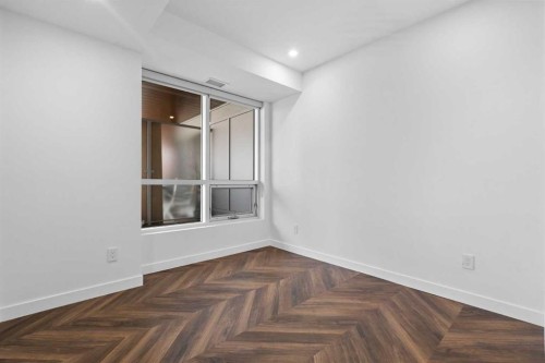 215-8445 Broadcast Avenue Sw, Calgary, AB - Indoor Photo Showing Other Room