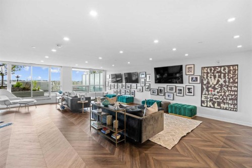 215-8445 Broadcast Avenue Sw, Calgary, AB - Indoor