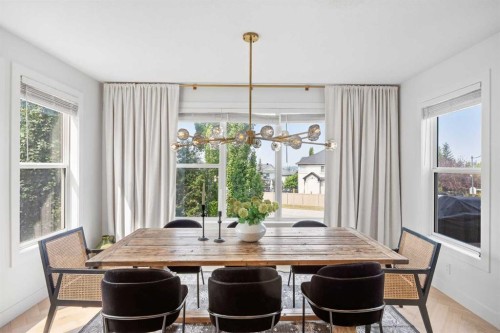 31 Crestridge Way Sw, Calgary, AB - Indoor Photo Showing Dining Room