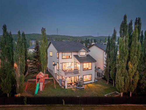 31 Crestridge Way Sw, Calgary, AB - Outdoor