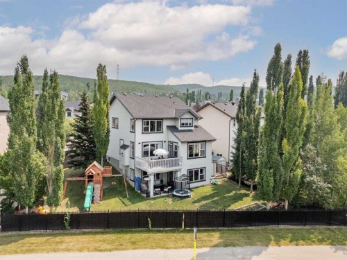 31 Crestridge Way Sw, Calgary, AB - Outdoor
