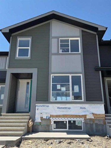 195 Lanark Boulevard SE Airdrie, AB T4A 3R7