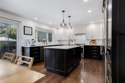 191 Canterville Drive Sw, Calgary, AB - Indoor Photo Showing Kitchen With Upgraded Kitchen