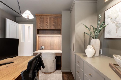 191 Canterville Drive Sw, Calgary, AB - Indoor Photo Showing Office
