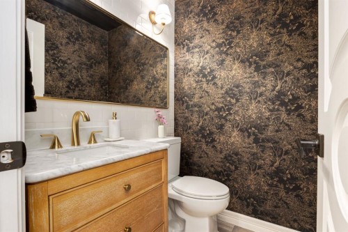 191 Canterville Drive Sw, Calgary, AB - Indoor Photo Showing Bathroom