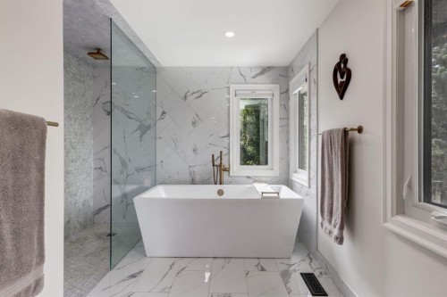 191 Canterville Drive Sw, Calgary, AB - Indoor Photo Showing Bathroom