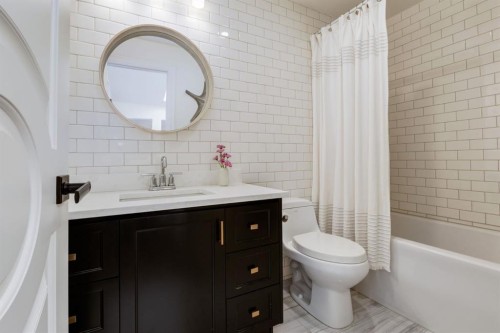 191 Canterville Drive Sw, Calgary, AB - Indoor Photo Showing Bathroom