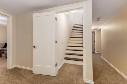 191 Canterville Drive Sw, Calgary, AB - Indoor Photo Showing Other Room