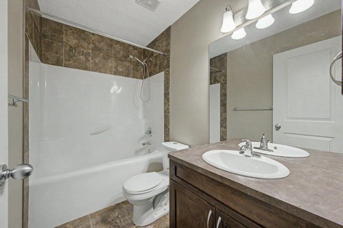 64 Copperpond Terrace Se, Calgary, AB - Indoor Photo Showing Bathroom
