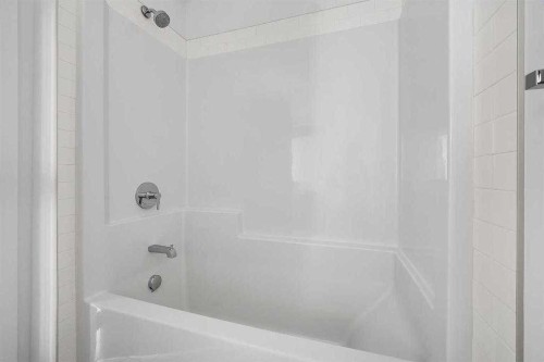 693 Savanna Boulevard Ne, Calgary, AB - Indoor Photo Showing Bathroom
