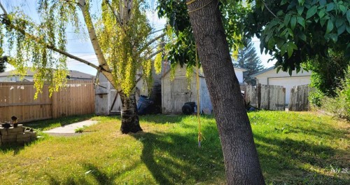 176 Penbrooke Close Se, Calgary, AB - Outdoor
