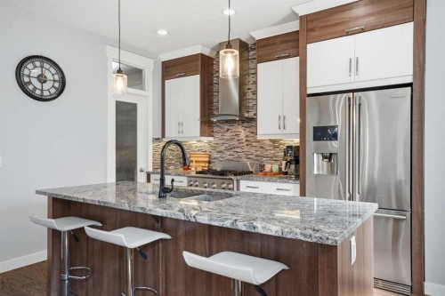 1-2432 24A Street Sw, Calgary, AB - Indoor Photo Showing Kitchen With Upgraded Kitchen