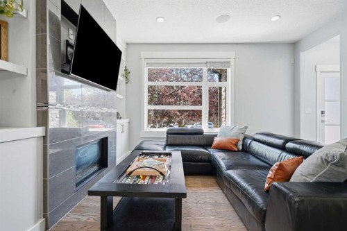 1-2432 24A Street Sw, Calgary, AB - Indoor Photo Showing Other Room