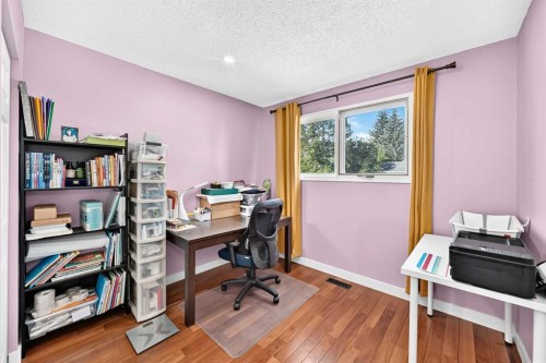 179 Deer Ridge Way Se, Calgary, AB - Indoor Photo Showing Office