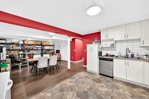 179 Deer Ridge Way Se, Calgary, AB - Indoor Photo Showing Kitchen