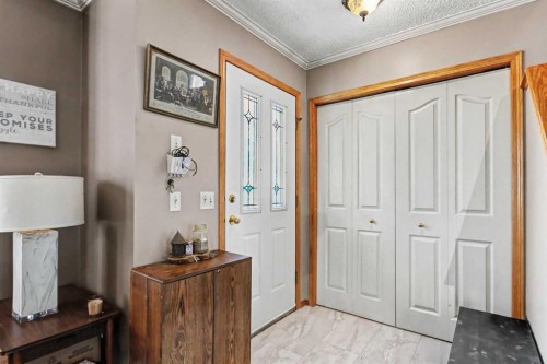 311 Erin Circle Se, Calgary, AB - Indoor Photo Showing Other Room