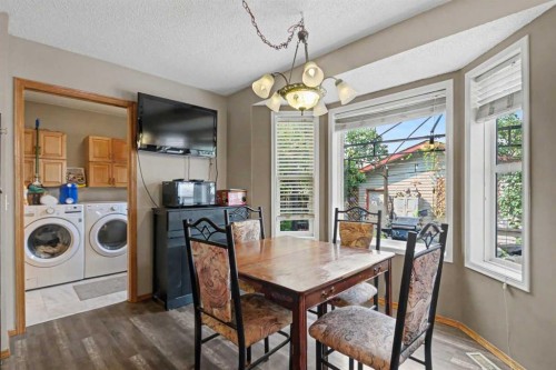 311 Erin Circle Se, Calgary, AB - Indoor Photo Showing Dining Room