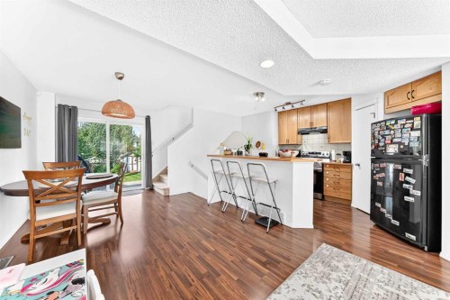 53 Tuscany Springs Heights Nw, Calgary, AB - Indoor Photo Showing Kitchen