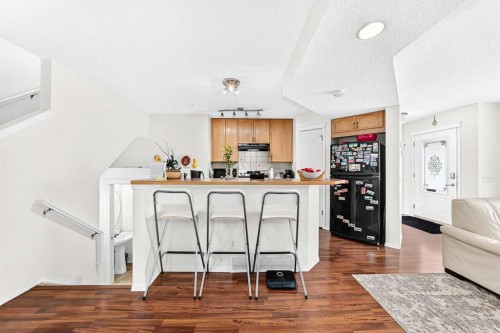 53 Tuscany Springs Heights Nw, Calgary, AB - Indoor Photo Showing Kitchen
