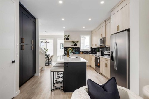 88 Bluerock Terrace Sw, Calgary, AB - Indoor Photo Showing Kitchen
