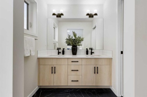 88 Bluerock Terrace Sw, Calgary, AB - Indoor Photo Showing Bathroom