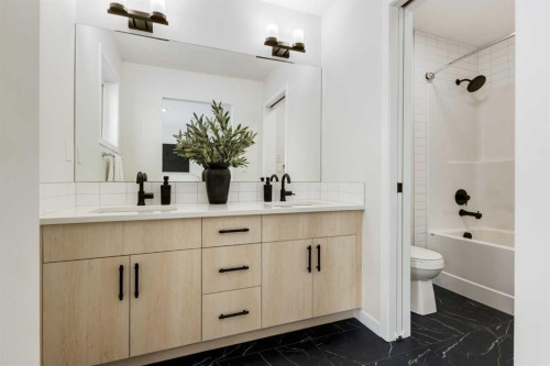 88 Bluerock Terrace Sw, Calgary, AB - Indoor Photo Showing Bathroom