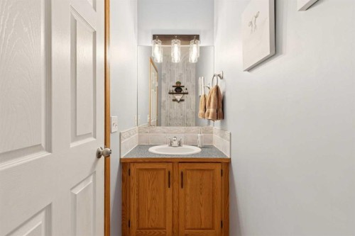 16 Henderson Bay Ne, Langdon, AB - Indoor Photo Showing Bathroom