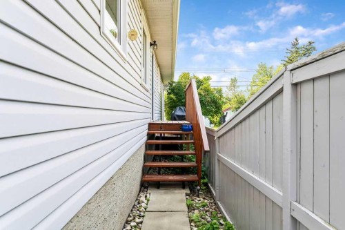 4325 70 Street Nw, Calgary, AB - Outdoor