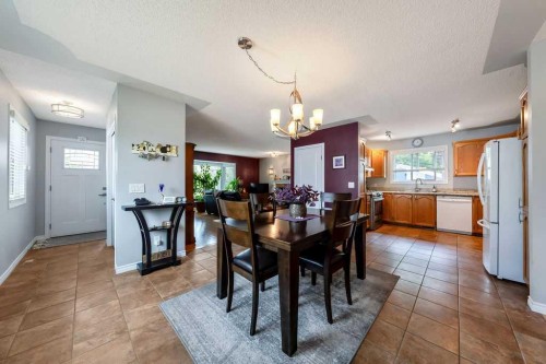 4325 70 Street Nw, Calgary, AB - Indoor Photo Showing Dining Room