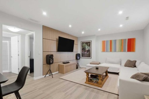 87 Couture Crescent Sw, Calgary, AB - Indoor