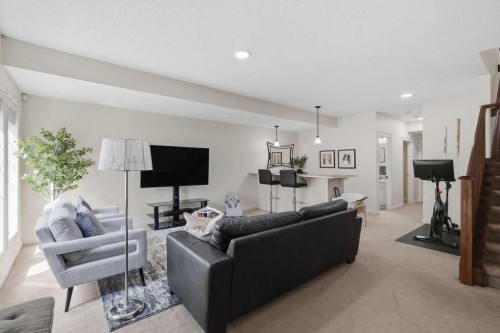 2630 Mclean Avenue Sw, Calgary, AB - Indoor Photo Showing Living Room