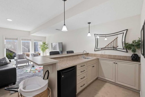 2630 Mclean Avenue Sw, Calgary, AB - Indoor