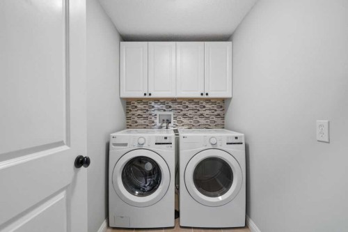 2630 Mclean Avenue Sw, Calgary, AB - Indoor Photo Showing Laundry Room
