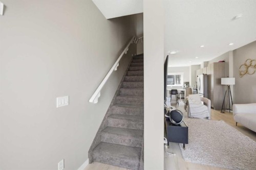 904-218 Sherwood Square Nw, Calgary, AB - Indoor Photo Showing Other Room