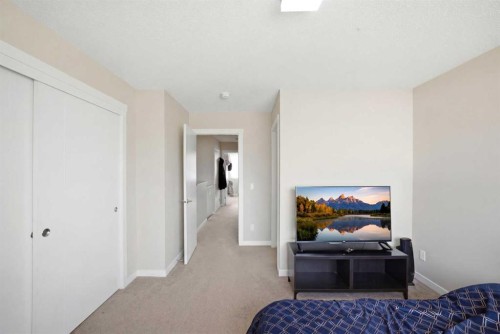 904-218 Sherwood Square Nw, Calgary, AB - Indoor Photo Showing Bedroom