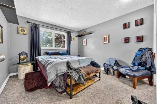 136 Templeview Place Ne, Calgary, AB - Indoor Photo Showing Bedroom
